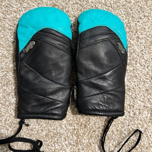 Pow women’s leather mittens - Picture 1 of 2